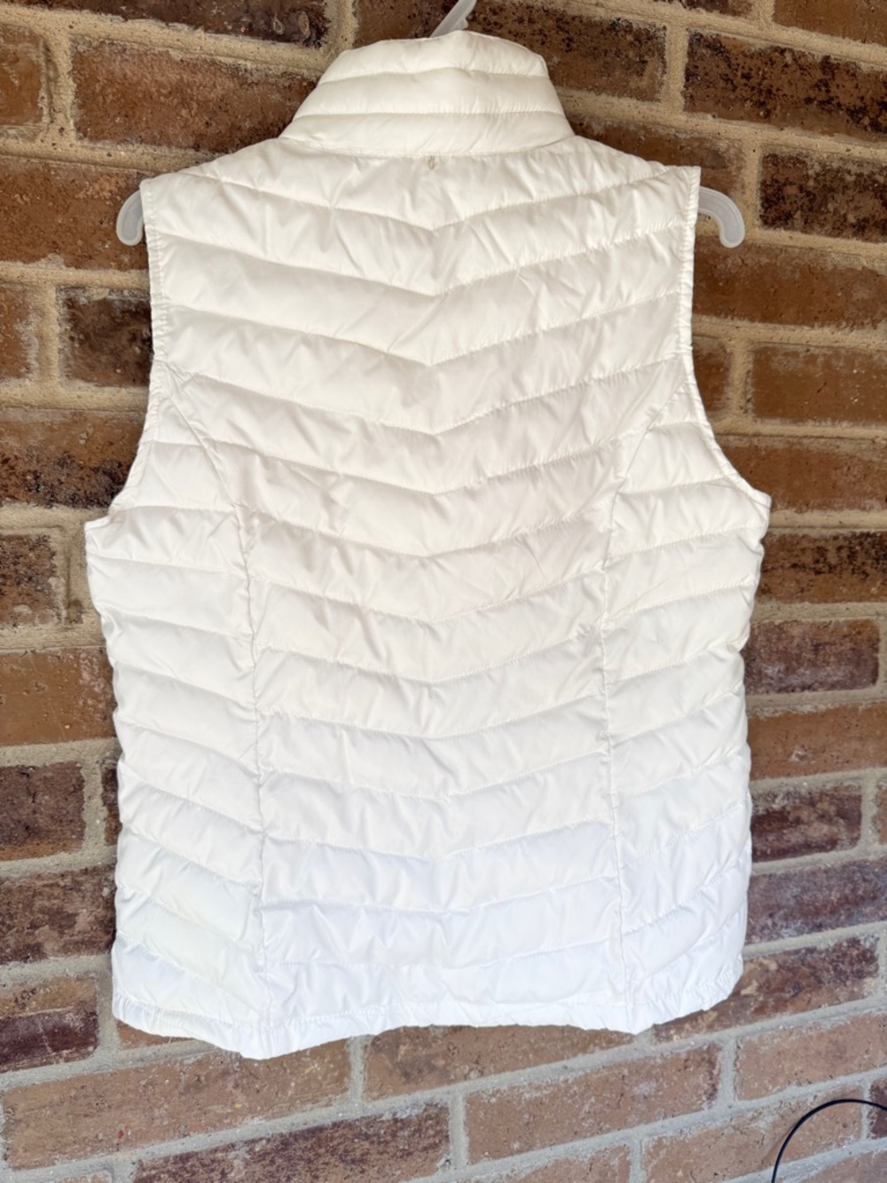 INC International Concepts Women's White Quilted Puffer Vest - Picture 3 of 3